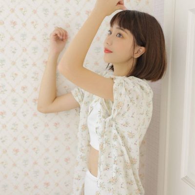 日本清纯素雅内衣少女可爱甜美写真