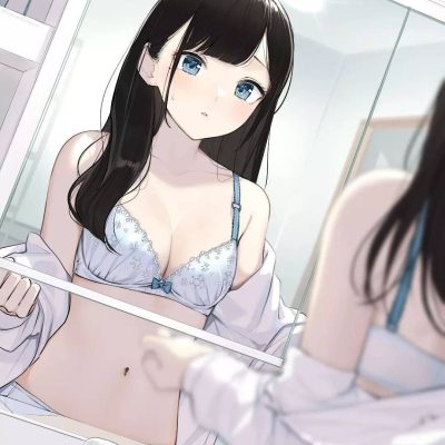 二次元美女对着镜子试穿内衣
