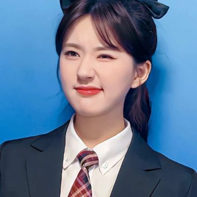 大蝴蝶结高马尾赵露思JK制服学院风高清图片 清纯女星！