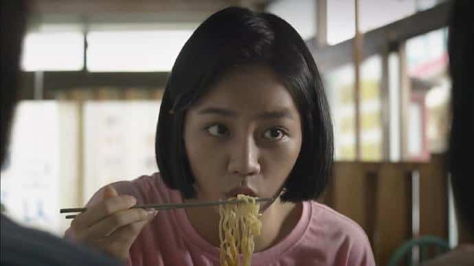 短发女孩干饭人！可爱女生吃吃吃头像图集_5