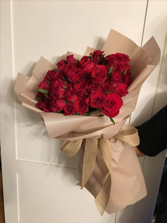 情人节红色玫瑰花花束真实图片 情人节朋友圈配图！_7
