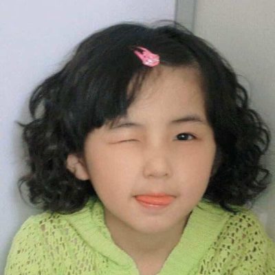 漂亮女星张子枫妹妹童年照片 小时候幼崽时期张子枫图片