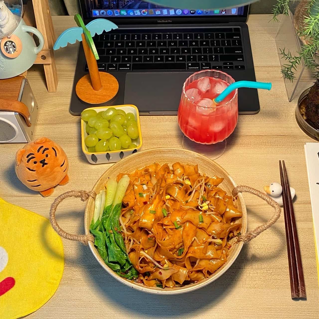一个人吃饭饭菜美食照片朋友圈配图 生活要有仪式感！_5
