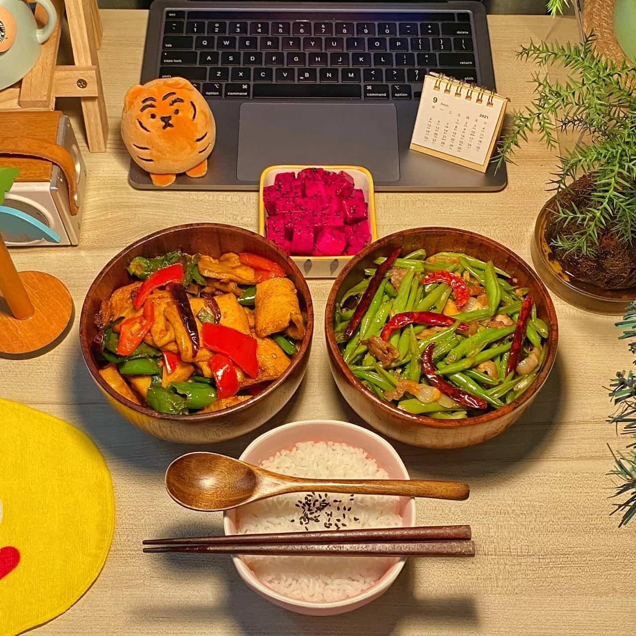 一个人吃饭饭菜美食照片朋友圈配图 生活要有仪式感！_7