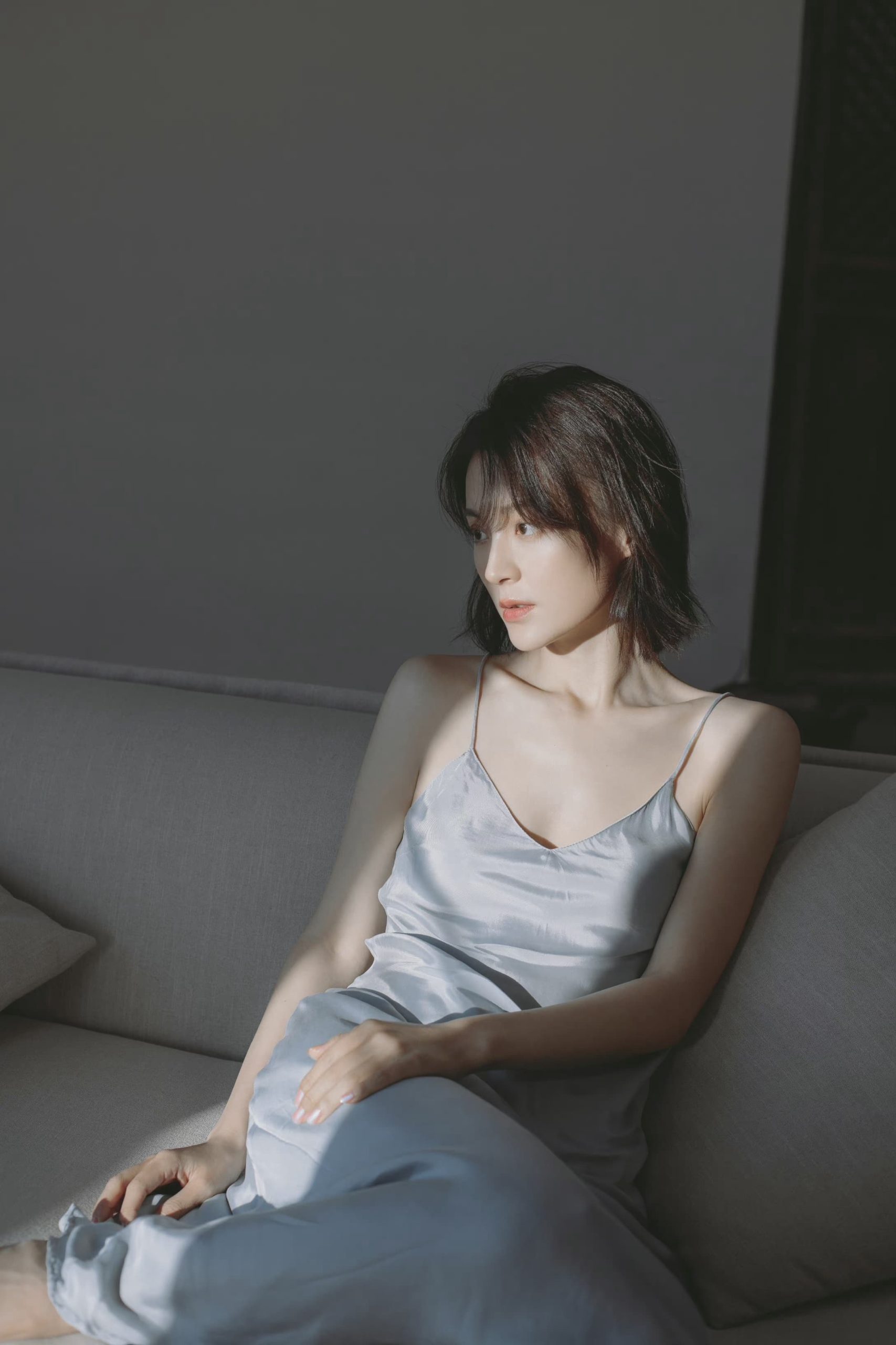 毛林林睡衣吊带裙沙发写真美图_2