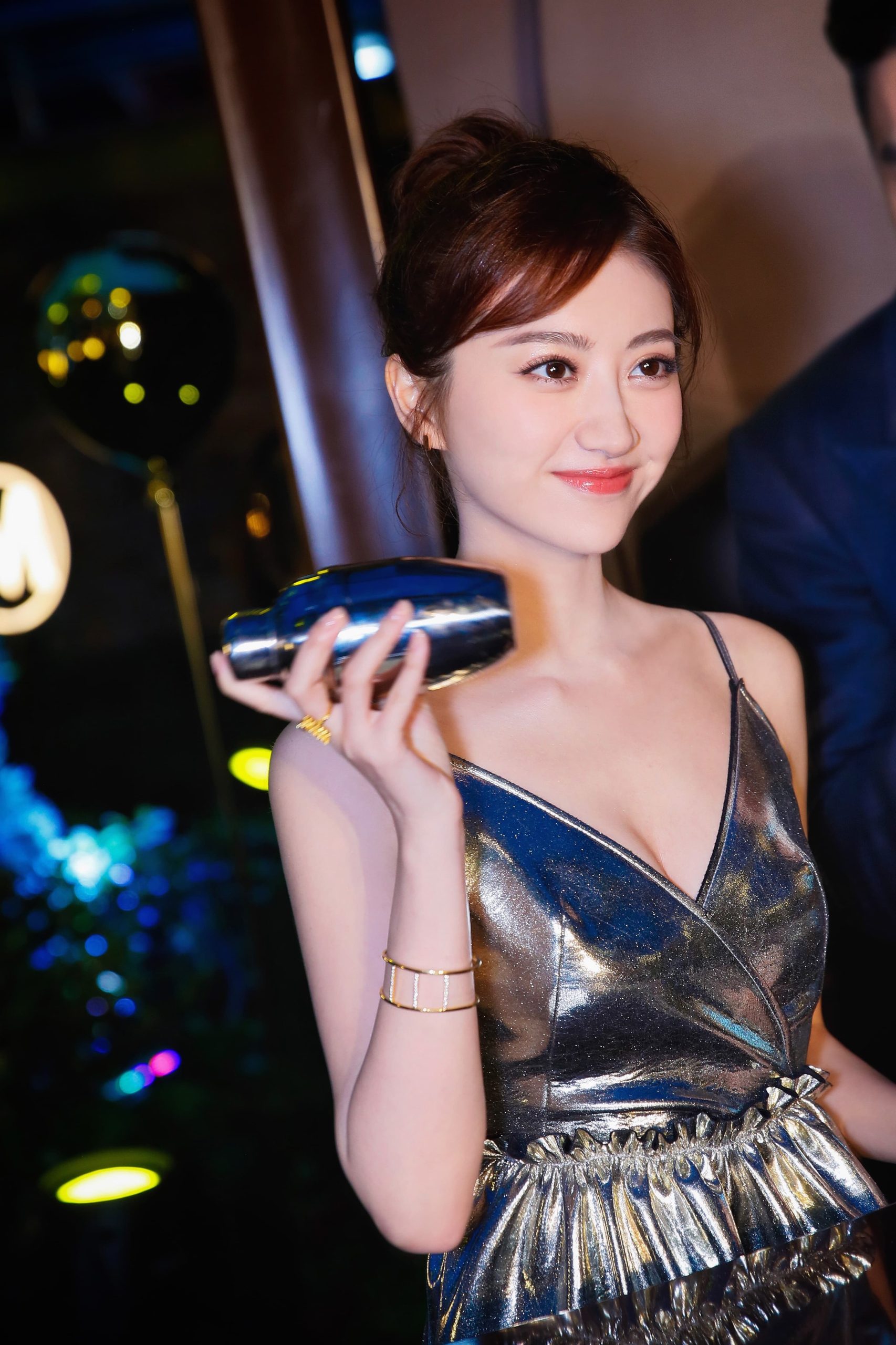 景甜深V礼服 高清图片_1