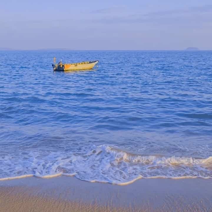 冷淡风看开一切洒脱的朋友圈配图 蓝色海面_1