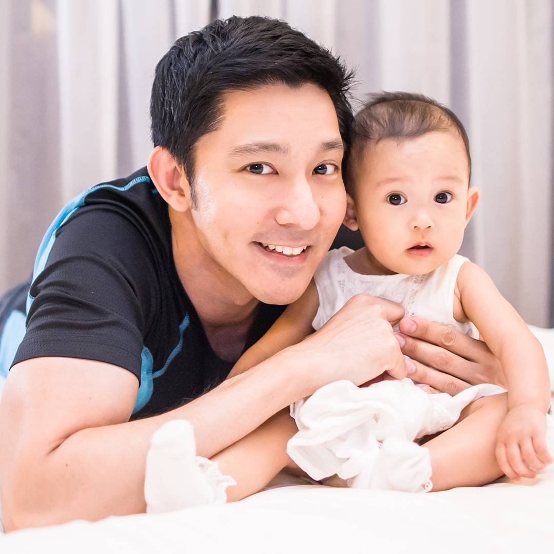 帅气男神立威廉和女儿合照 温馨父爱爆棚！_1