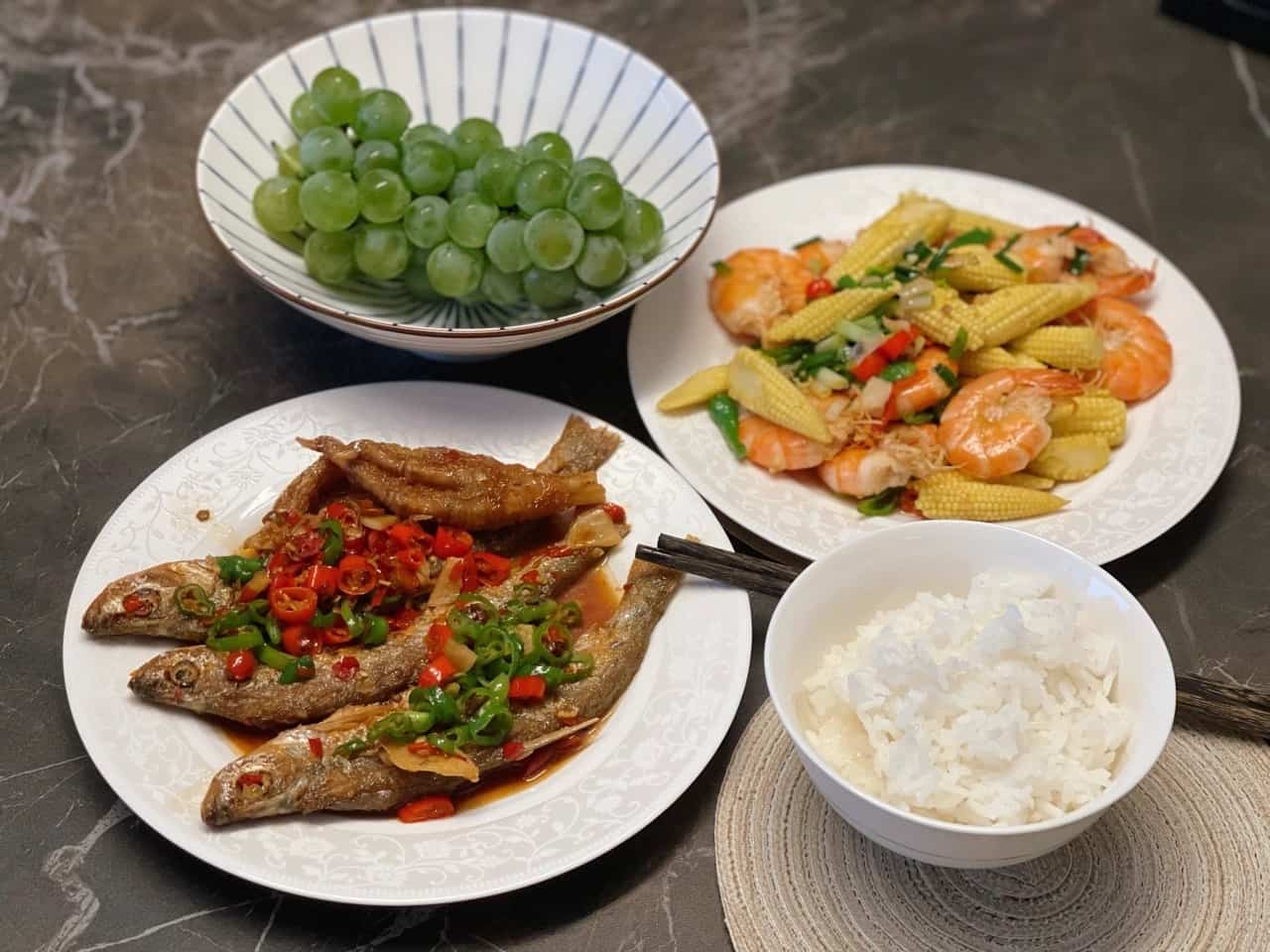 一个人吃饭美食图片配图 心情不好也要好好吃饭_9
