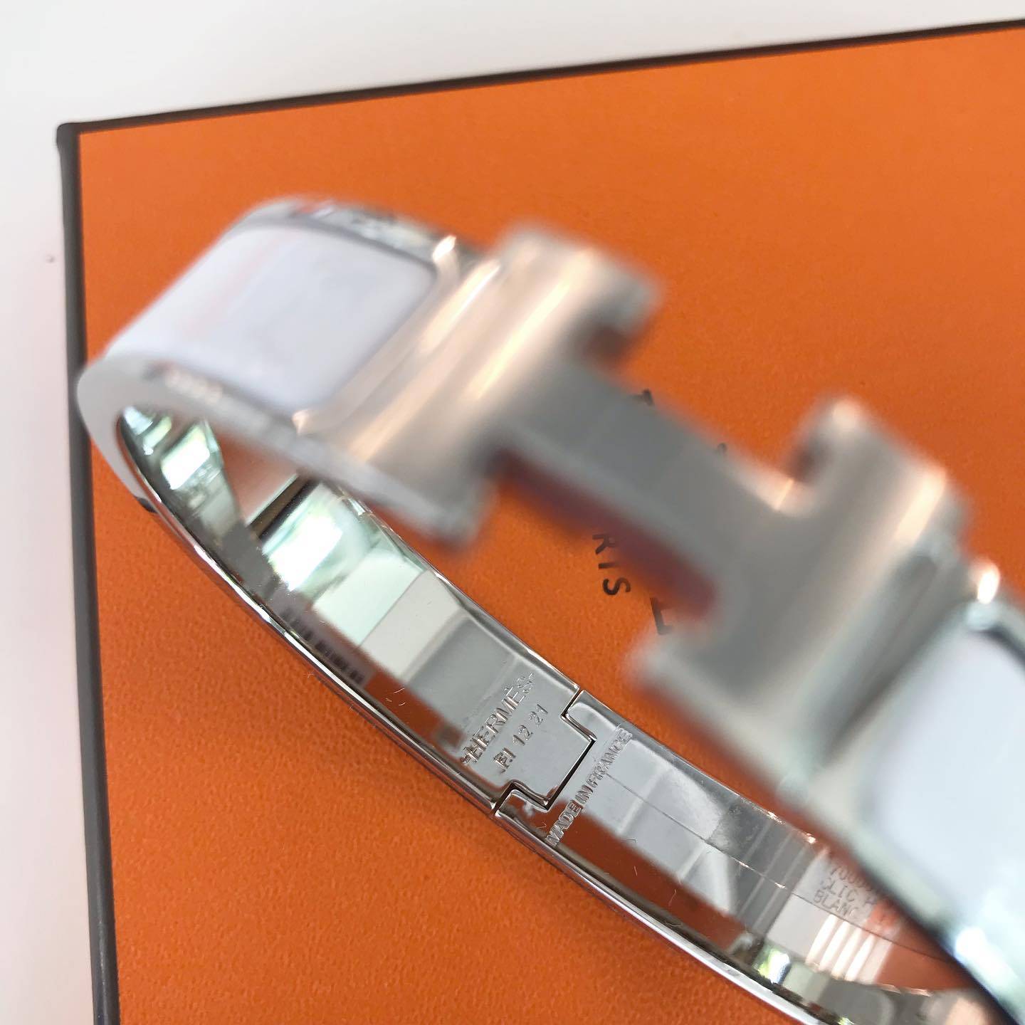 爱马仕Hermes/Clic HH手镯窄版时尚珐琅手镯 白色镀金 正品细节高清实拍图_6