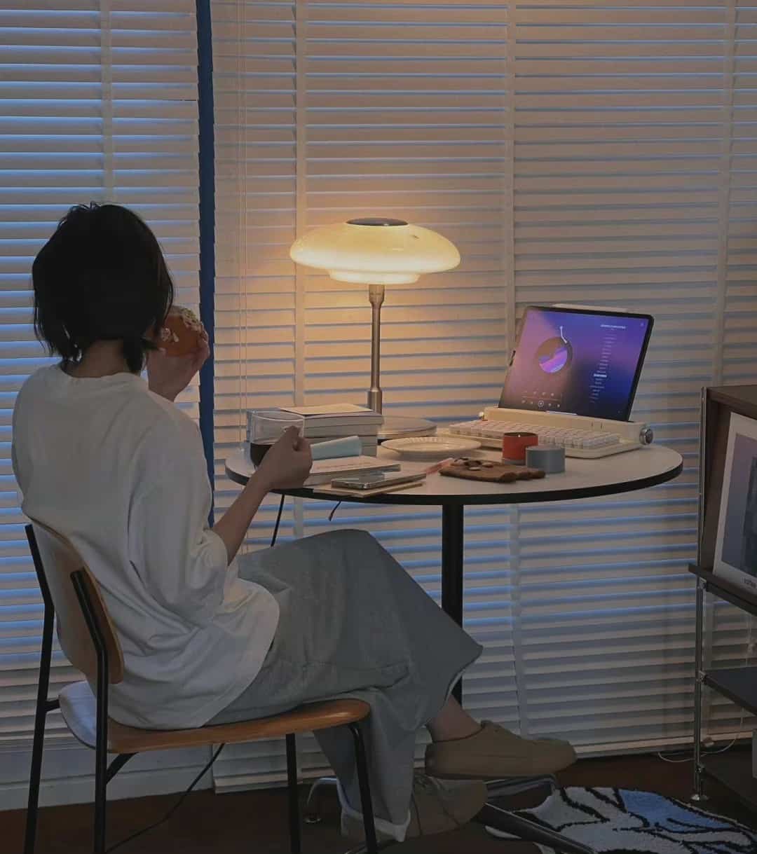 文艺女生高级感生活朋友圈配图 小众小资咖啡美酒和奶茶美食_5