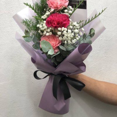 五月的第二个星期日母亲节花束 康乃馨送妈妈！