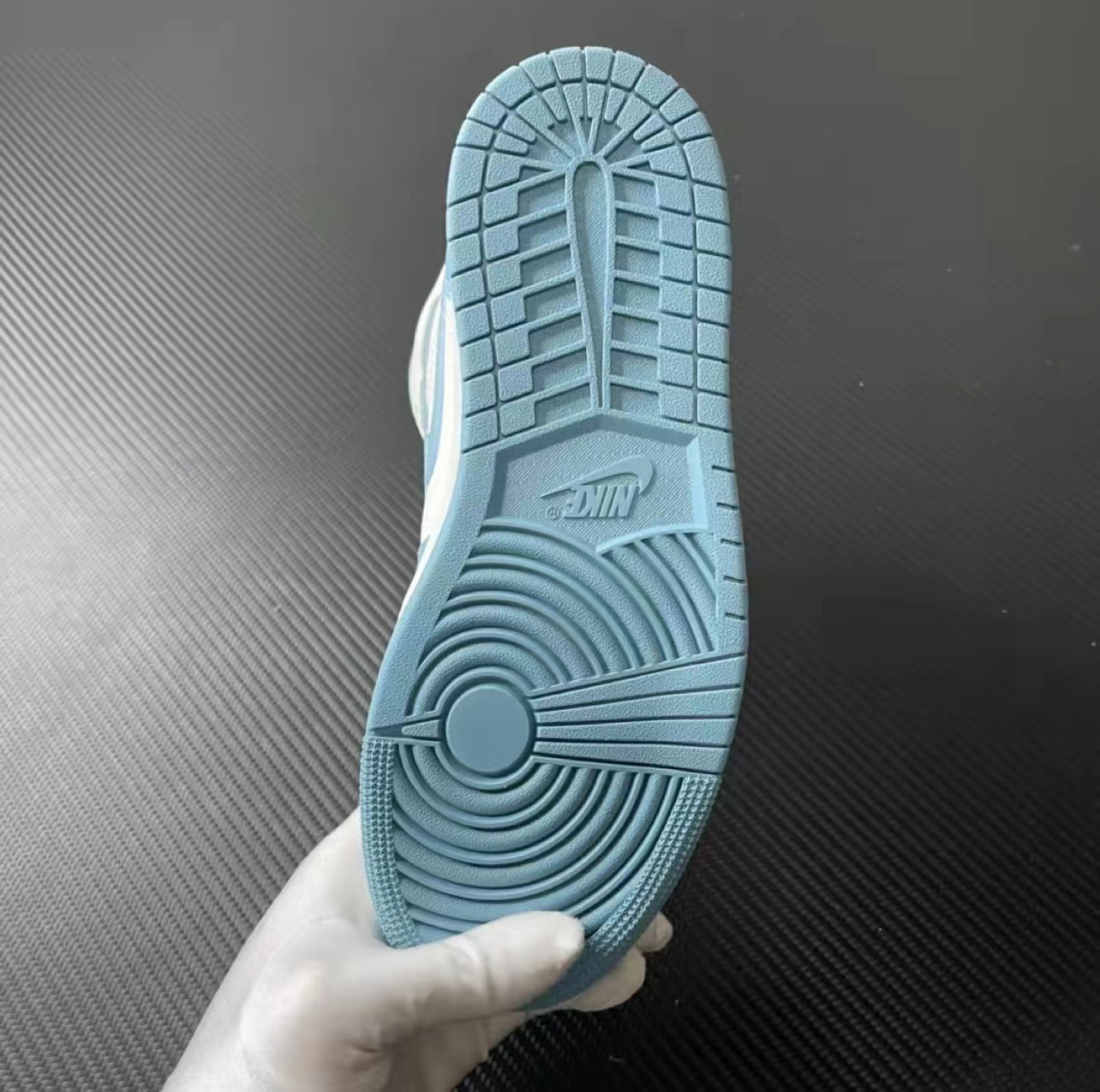 NIKE AJ1″UNC”北卡蓝 2022复古高帮篮球鞋 正品实拍细节图_5