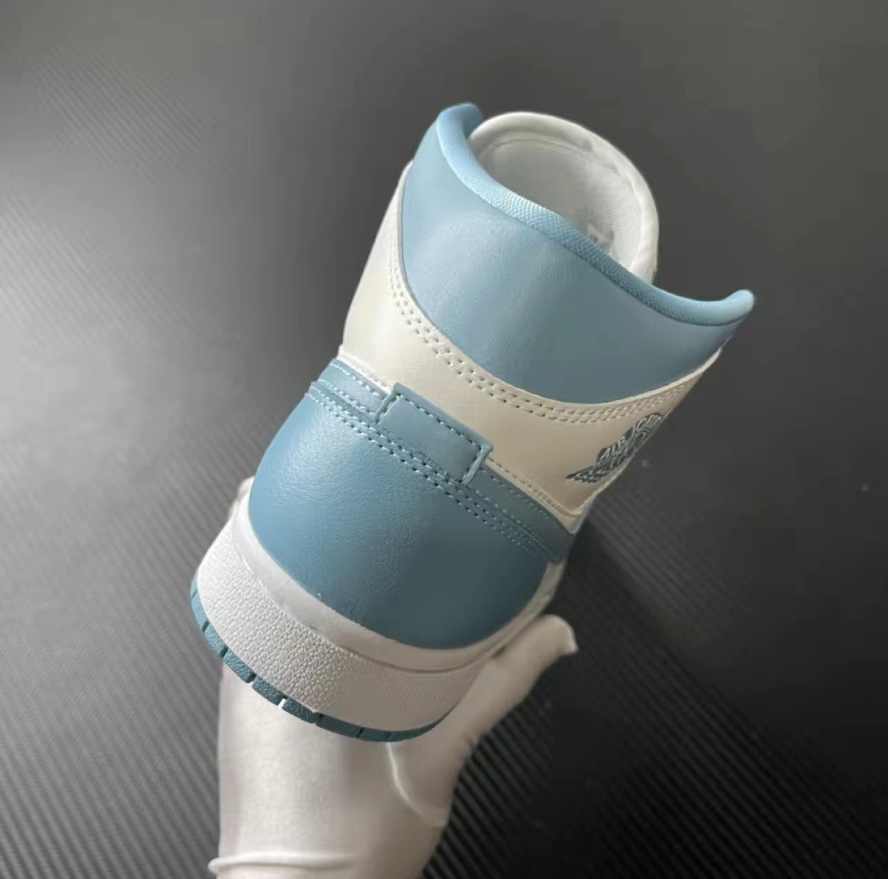 NIKE AJ1″UNC”北卡蓝 2022复古高帮篮球鞋 正品实拍细节图_7