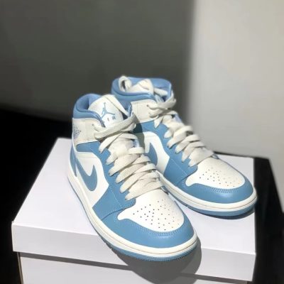 NIKE AJ1″UNC”北卡蓝 2022复古高帮篮球鞋 正品实拍细节图