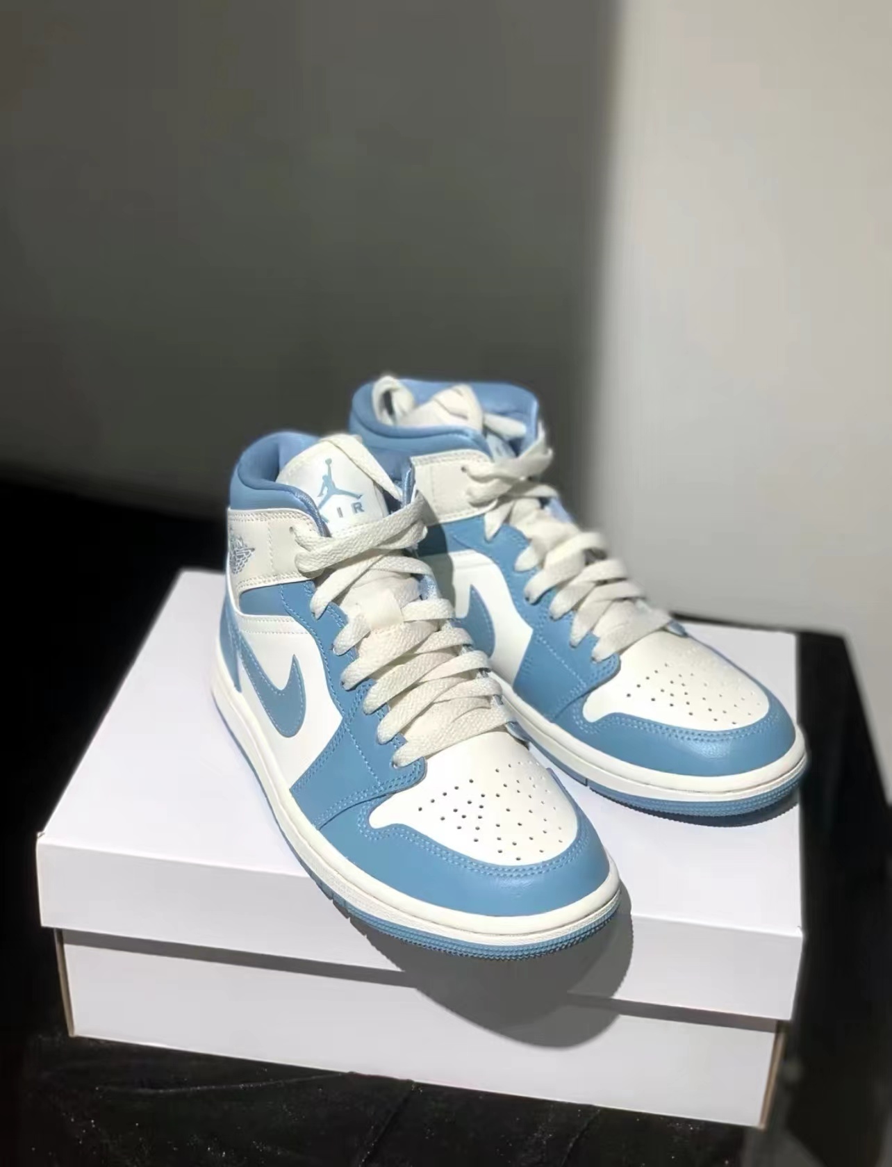 NIKE AJ1″UNC”北卡蓝 2022复古高帮篮球鞋 正品实拍细节图_12