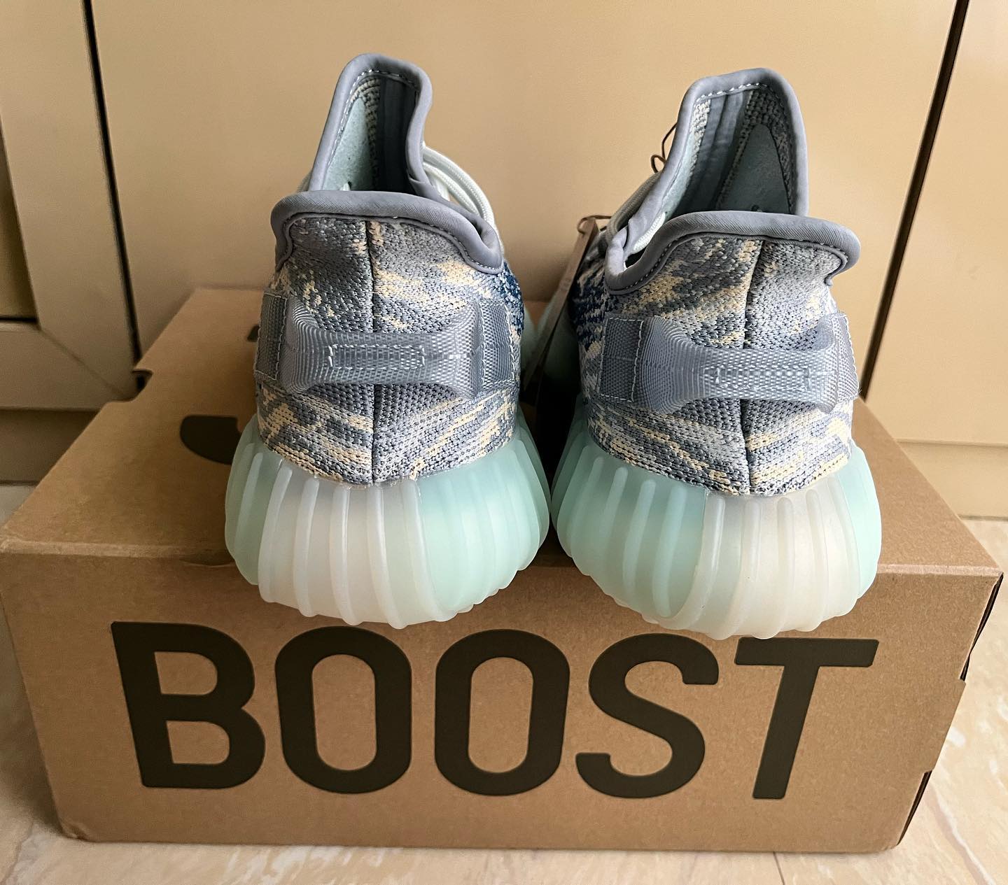 2022新款北卡蓝椰子鞋adidas Yeezy 350 v2 mx blue正品高清细节图_4