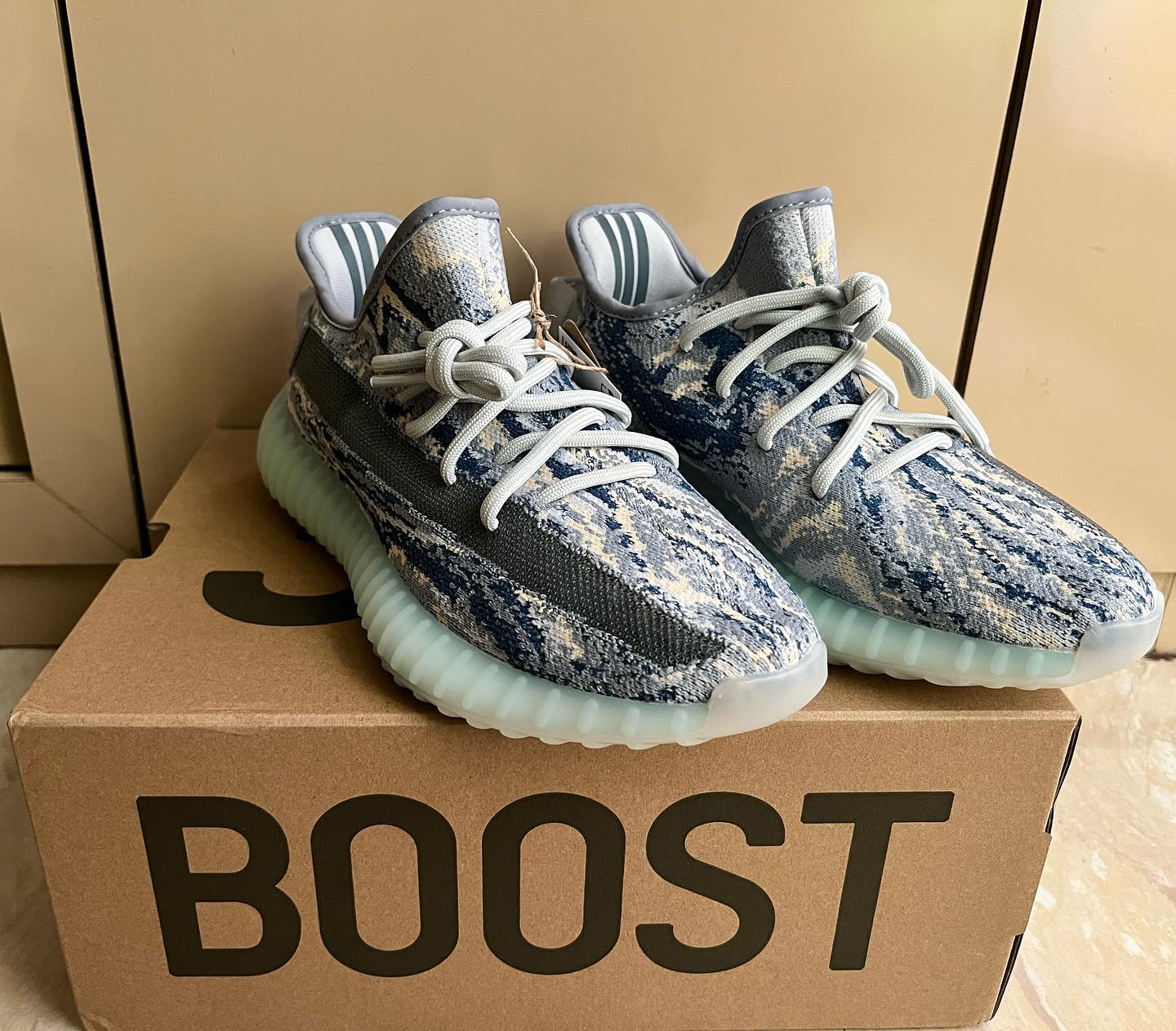 2022新款北卡蓝椰子鞋adidas Yeezy 350 v2 mx blue正品高清细节图_2