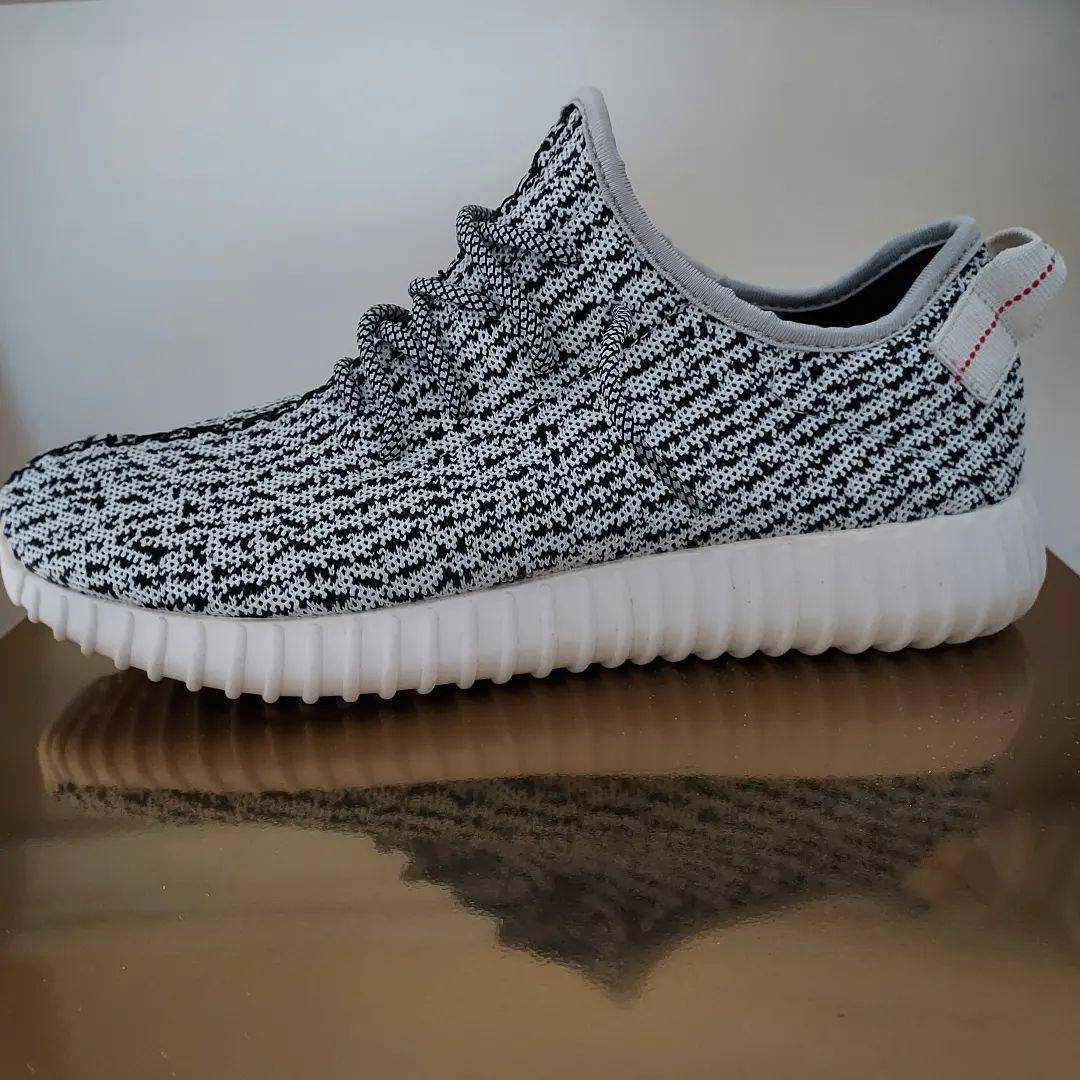 阿迪达斯yeezy350turtle dove黑灰满天星上脚正品实拍图 高清细节图_4