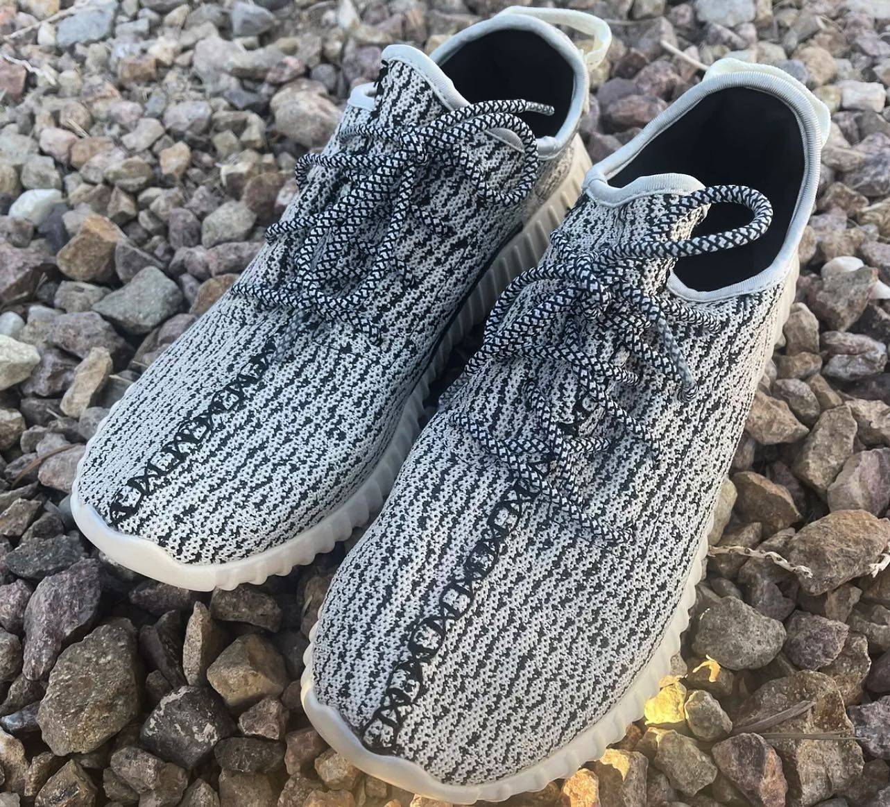 阿迪达斯yeezy350turtle dove黑灰满天星上脚正品实拍图 高清细节图_1