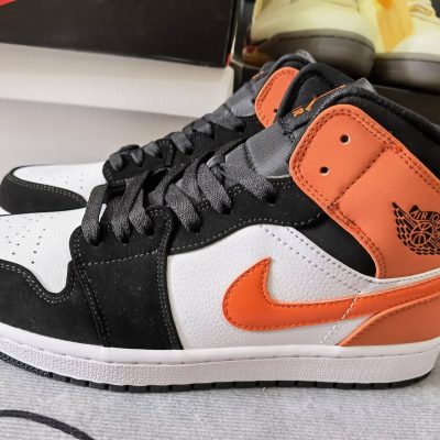 NIKE Air Jordan 1 Mid SE黑白橙中帮经典扣碎篮板 正品细节实拍高清图