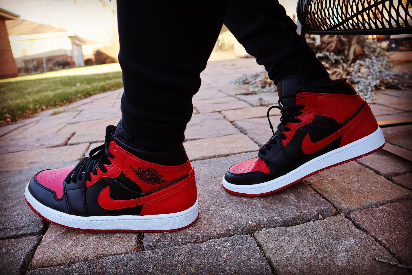 Nike AIR JORDAN1 MID  BRED Banned黑红配色小禁穿中帮正品上脚效果图片 高清实拍_3