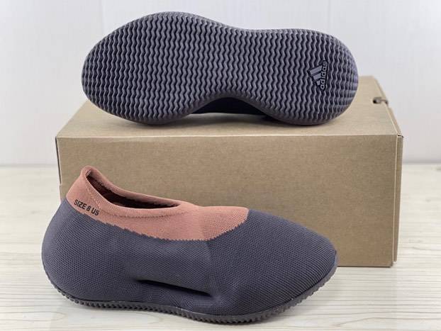 阿迪达斯“香蕉鞋”adidas yeezy Knit僧侣寺庙鞋黑棕石炭配色高清上脚效果图片_1