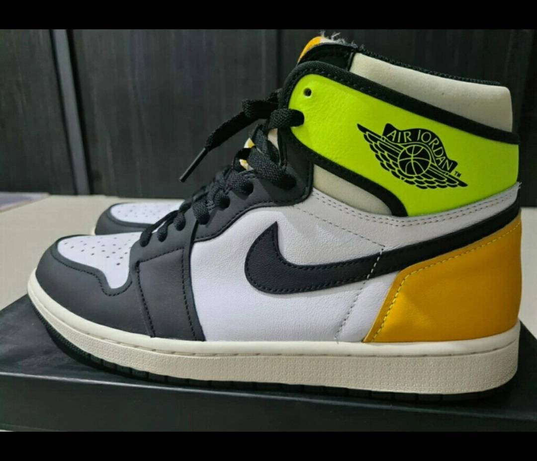 2021Nike Air Jordan 1 High OG “Volt Gold”荧光绿配色正品高清实拍图_6