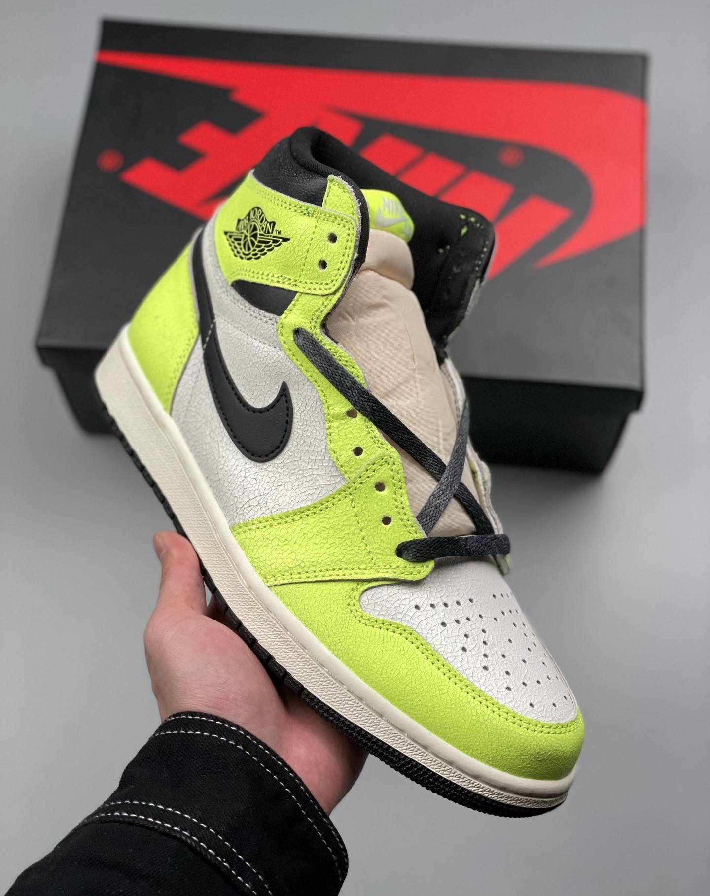 2022新款AJ高帮Nike Air Jordan 1 High OG “Volt ”荧光绿白配色正品高清实拍图_1