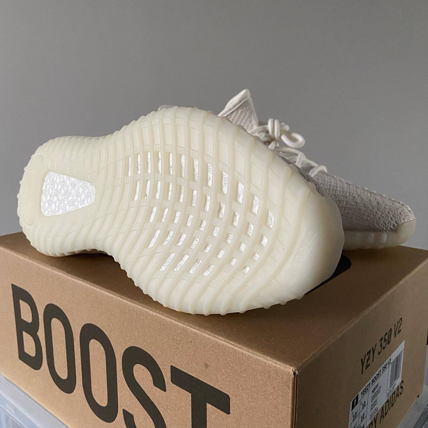 Adidas Yeezy Boost 350 V2 “Pure Oat/Bone”骨白色超清正品实拍图 正侧面细节拍摄 2022年新品_6