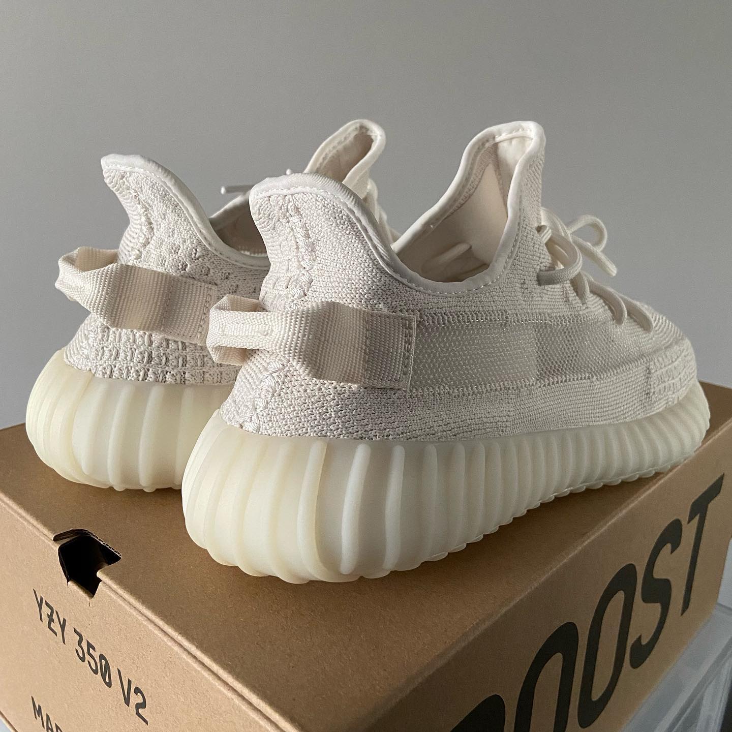 Adidas Yeezy Boost 350 V2 “Pure Oat/Bone”骨白色超清正品实拍图 正侧面细节拍摄 2022年新品_2
