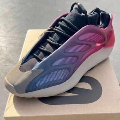 2022新款Yeezy 700 V3 “Fade Carbon”蓝粉渐变色 正品实拍 细节高清图