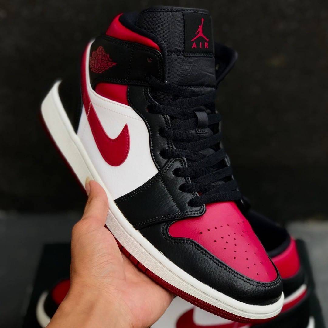 2022新款AJ1 Mid “Bred Toe”中帮黑红配色 高清正版图片_2