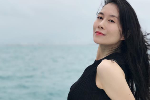 眼神拉丝图片 女人看你眼神拉丝的表现_1