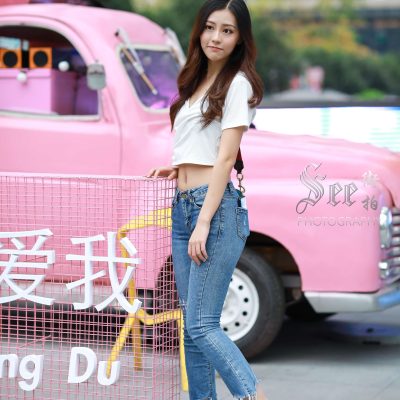 牛仔裤椰子鞋太好看，女图街拍！