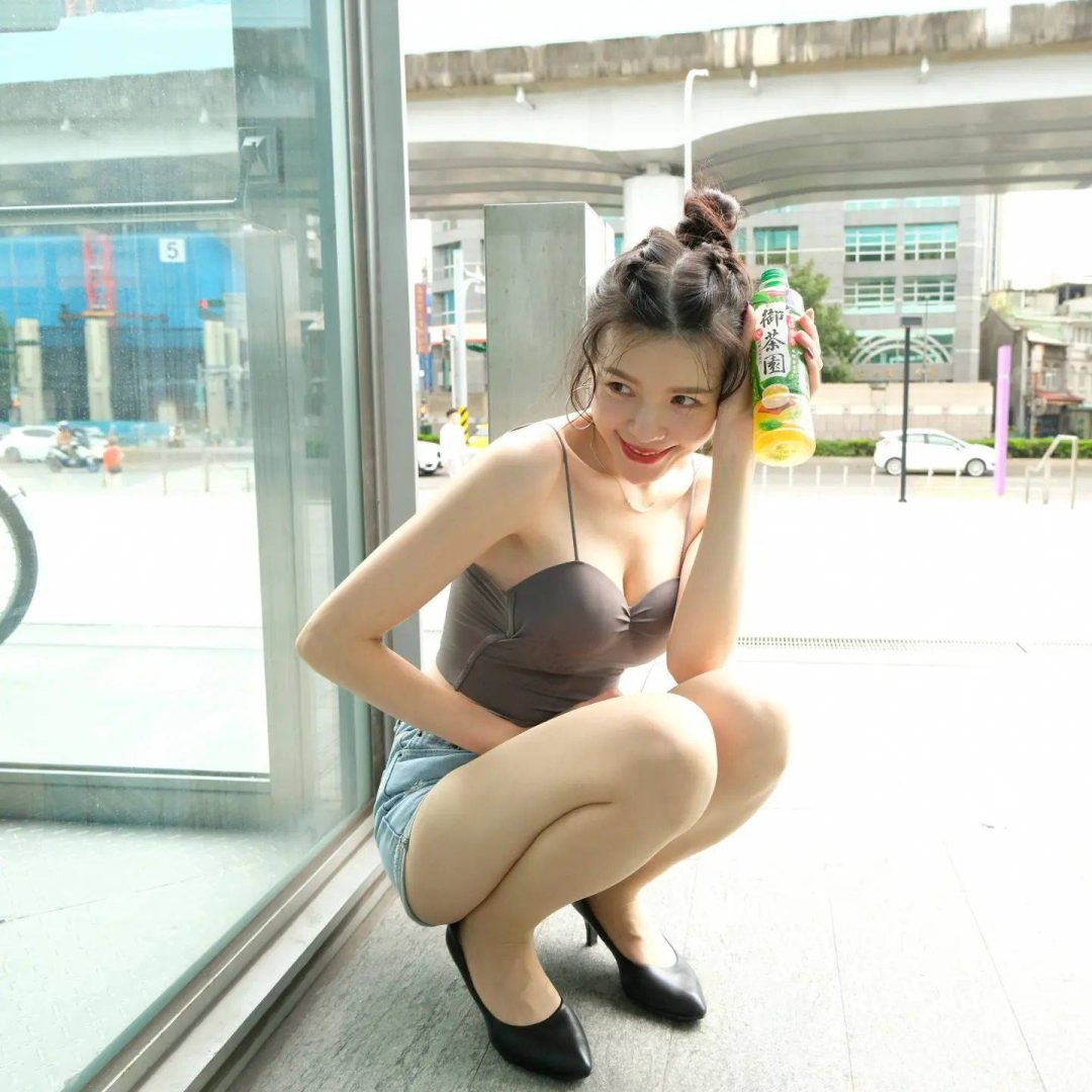 呼之欲出的美女 呼之欲出的图片_5