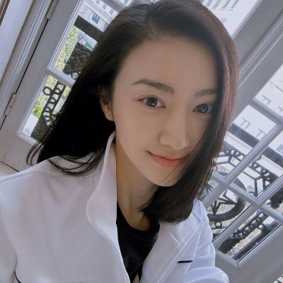 景甜和张继科私密视频事件后首次晒自拍