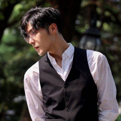 除了钱我什么都给不了你 霸道总裁图片