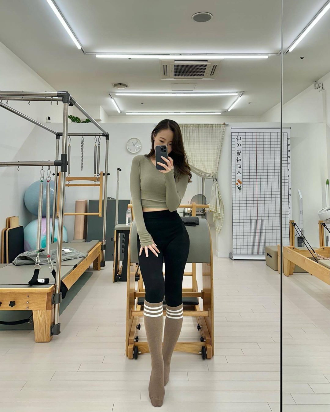 为什么男生喜欢腰细的女生?腰细对男生的吸引度?_3