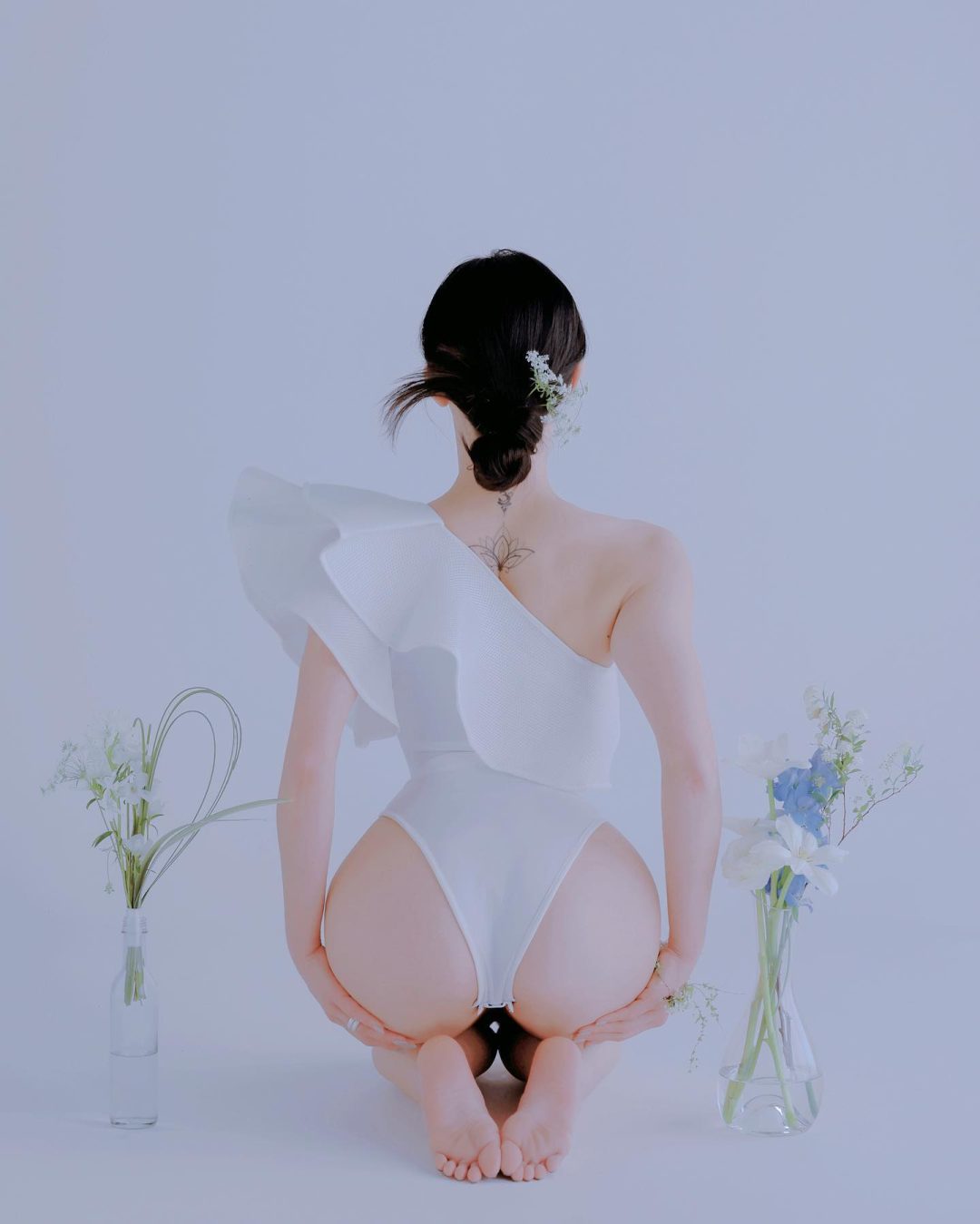 女人的腿，夺命的刀，女人的腰，赛和湖畔的春水_2