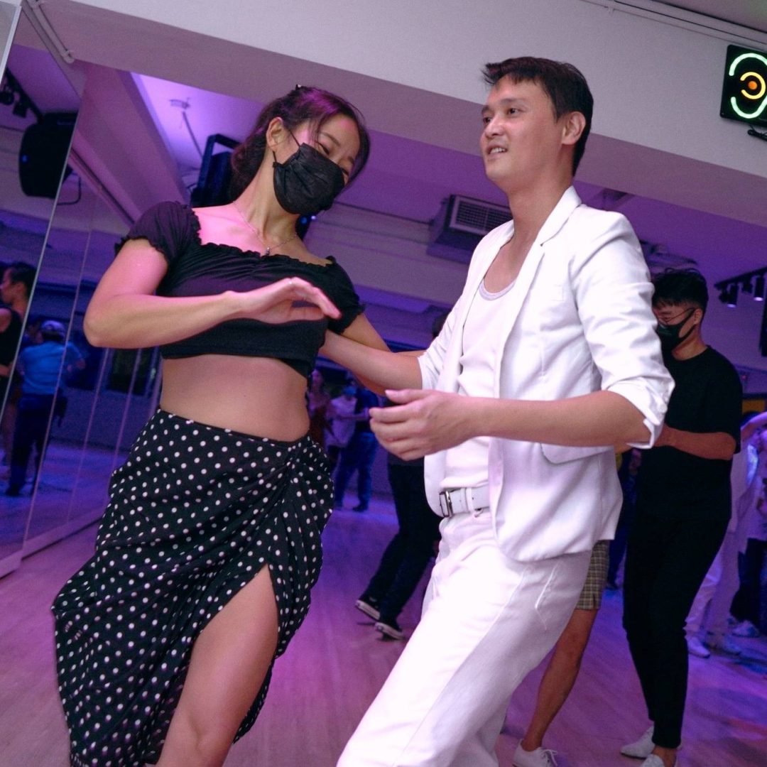 男主是舞蹈老师女主是她的学生！妻离子散舞莎莎舞骚莎Salsa图片_2