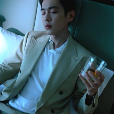 张若昀坐着下大包小帐篷图片，张若昀坐着时候鸟很大