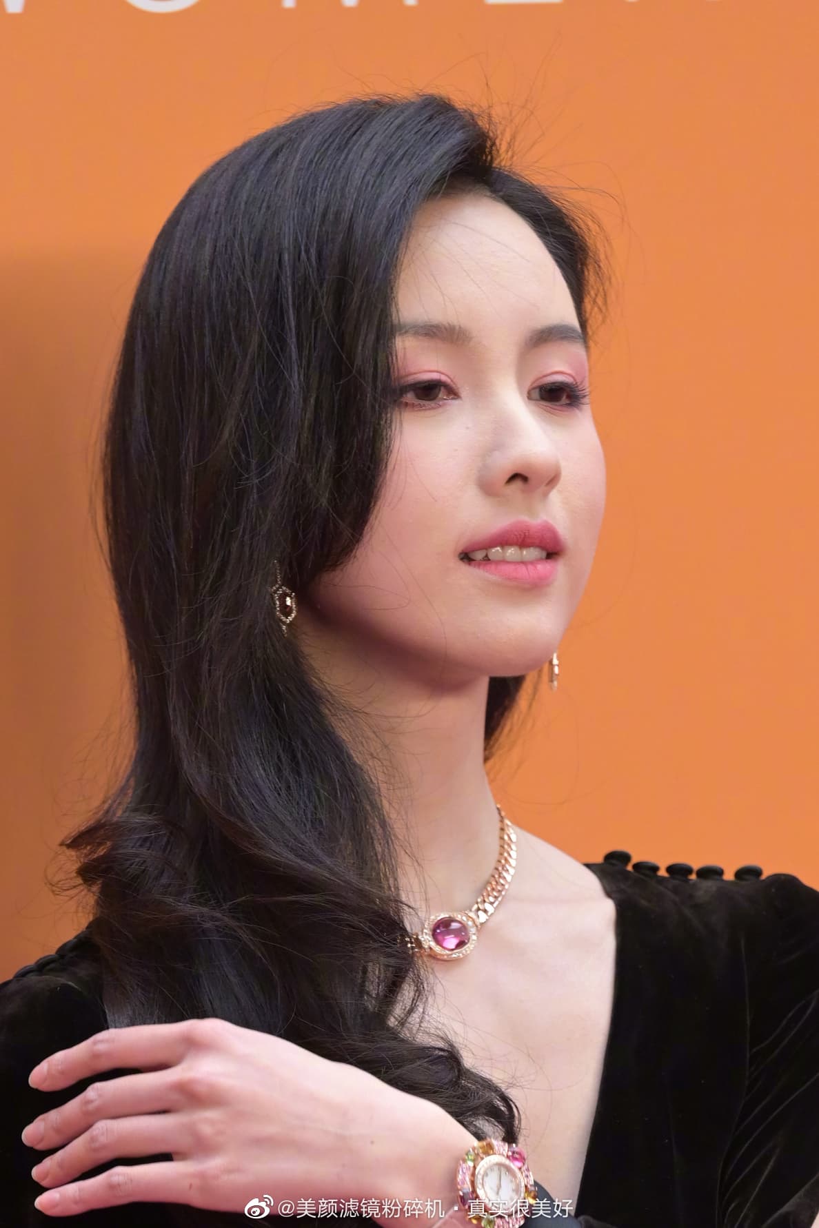 美女学霸陈都灵生图宝格丽活动_6