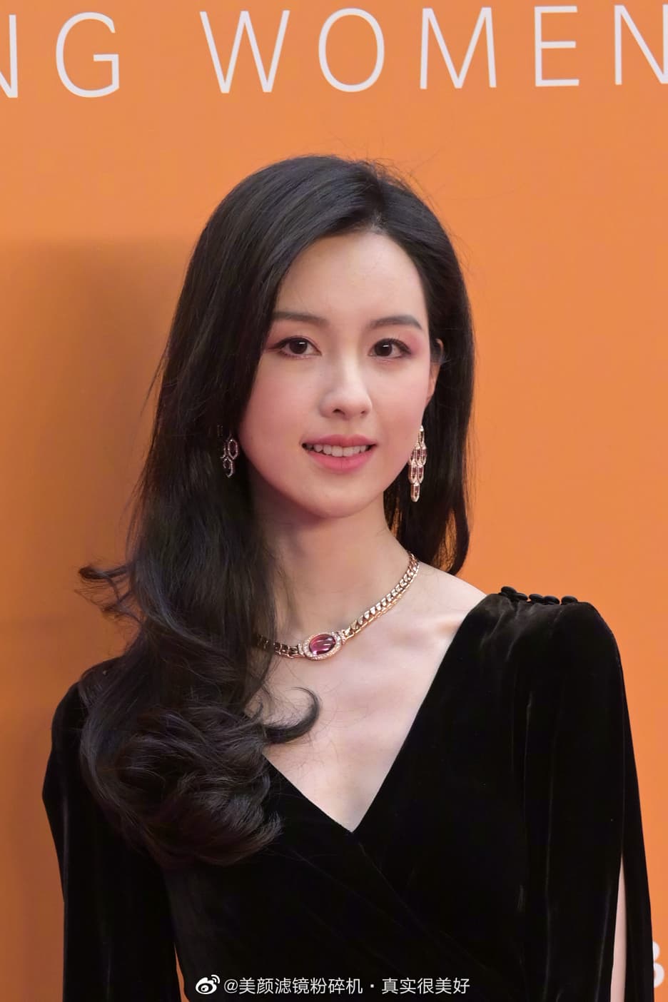 美女学霸陈都灵生图宝格丽活动_7