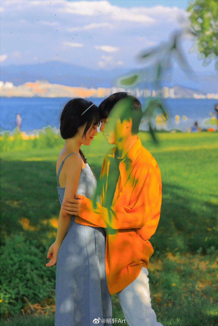 爱情两个人拥抱唯美高清图片_5