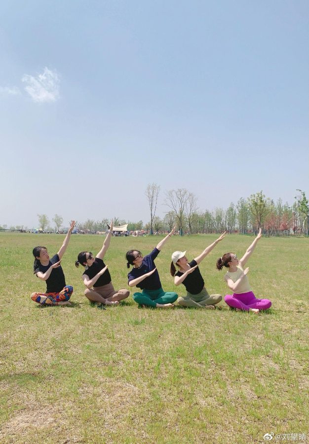 30如狼四十如虎50坐地能吸土妇女图片_2