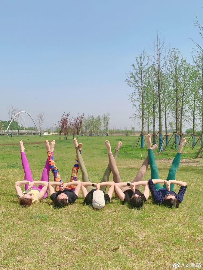 30如狼四十如虎50坐地能吸土妇女图片_5