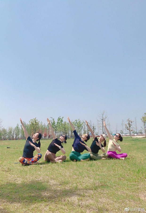 30如狼四十如虎50坐地能吸土妇女图片_6