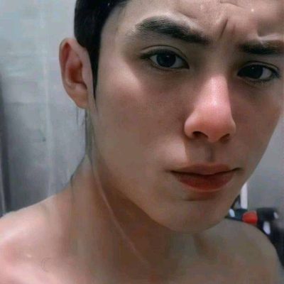 王鹤棣的坤大不大鼓起来了图片