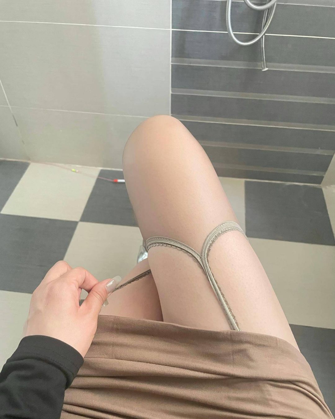 肉色丝袜天花板吊袜带真的很漂亮！_2